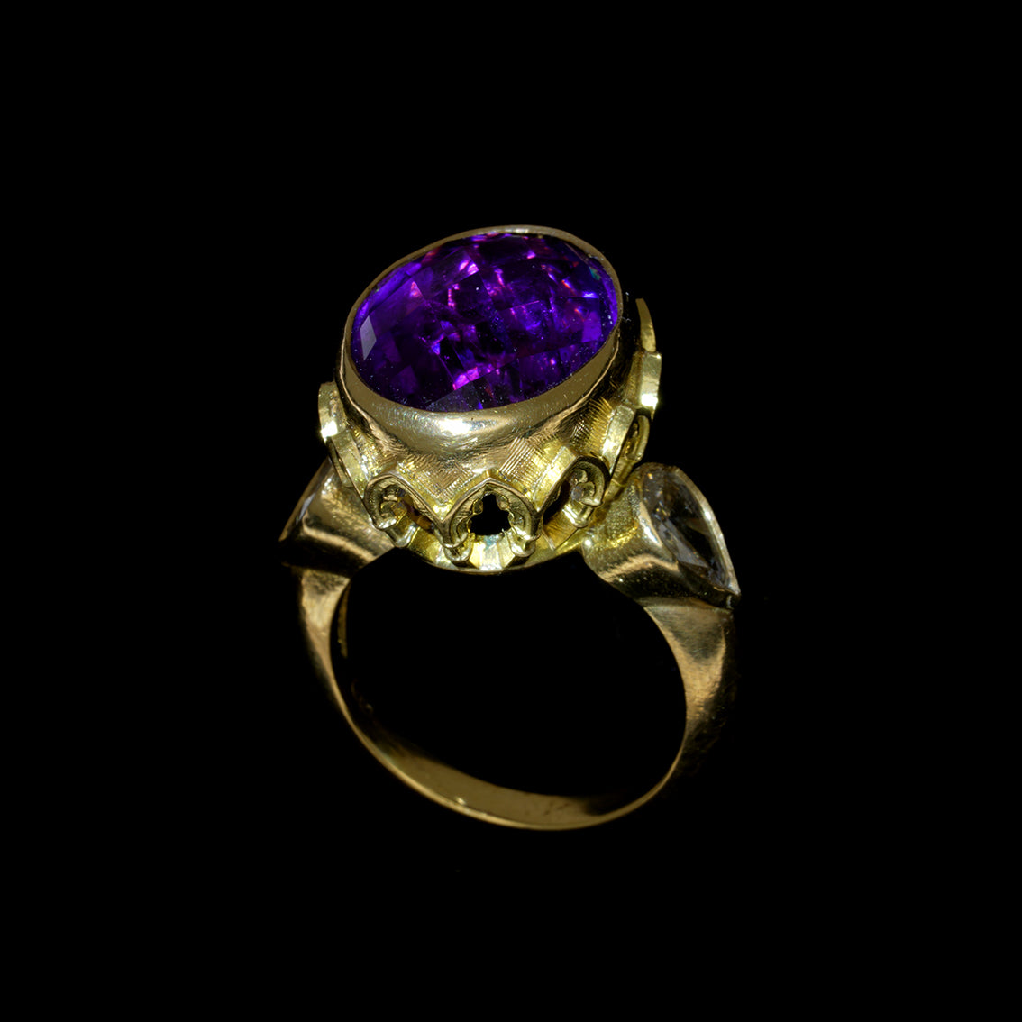 VIVID SPLENDOR RING