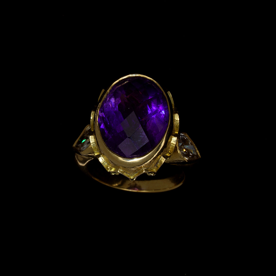 VIVID SPLENDOR RING