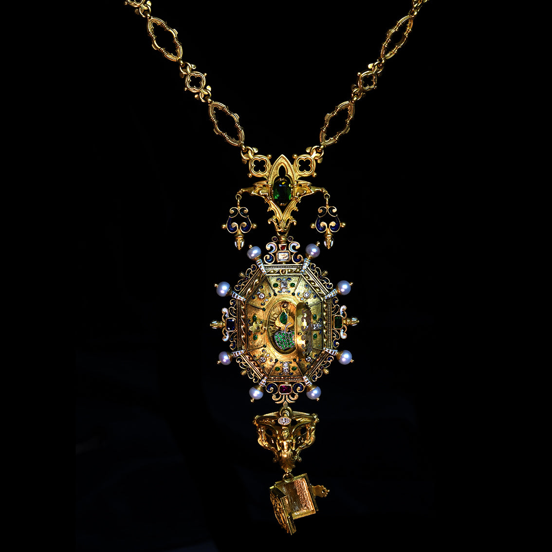 HOLY GRAIL NECKPIECE