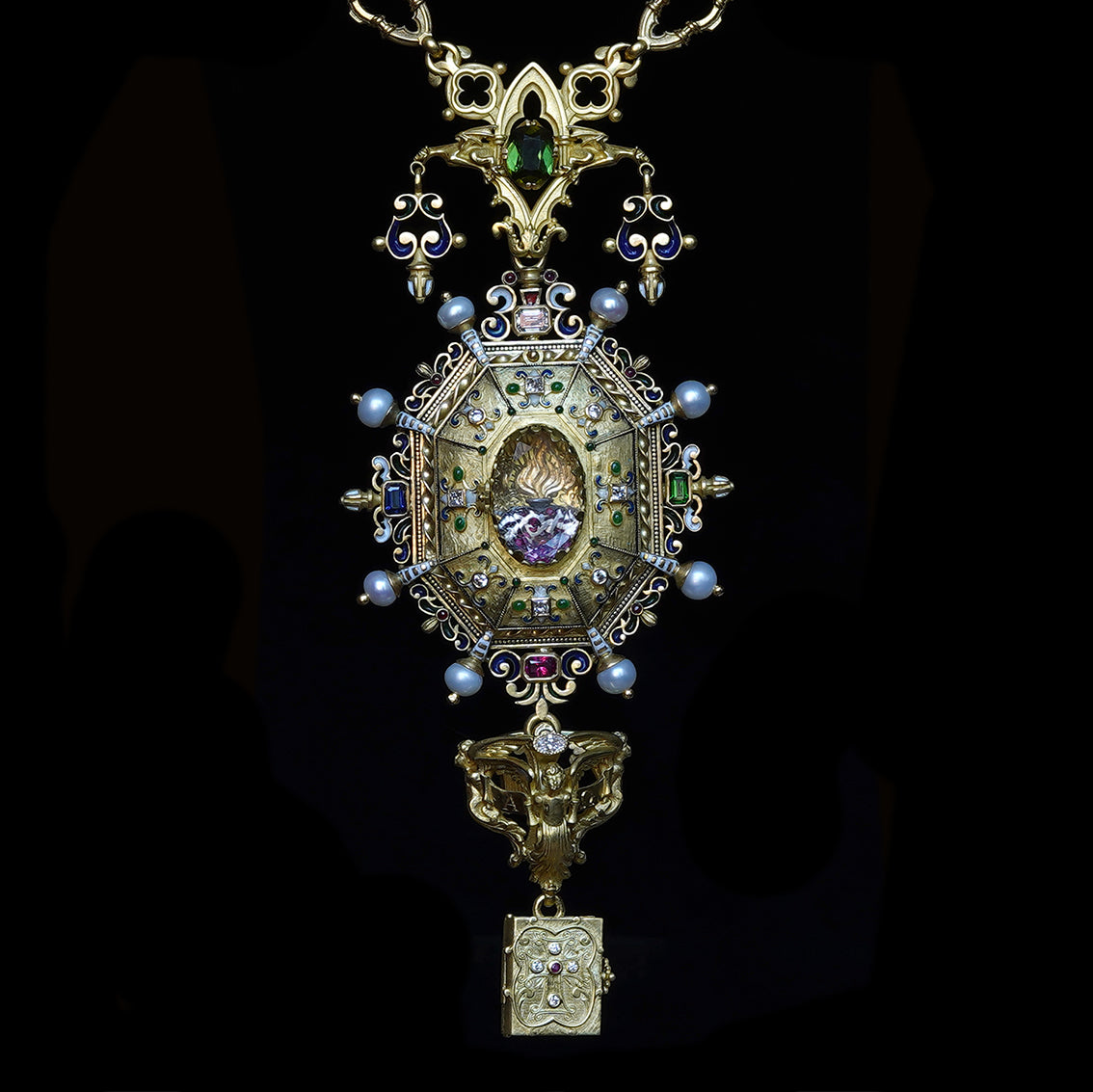 HOLY GRAIL NECKPIECE