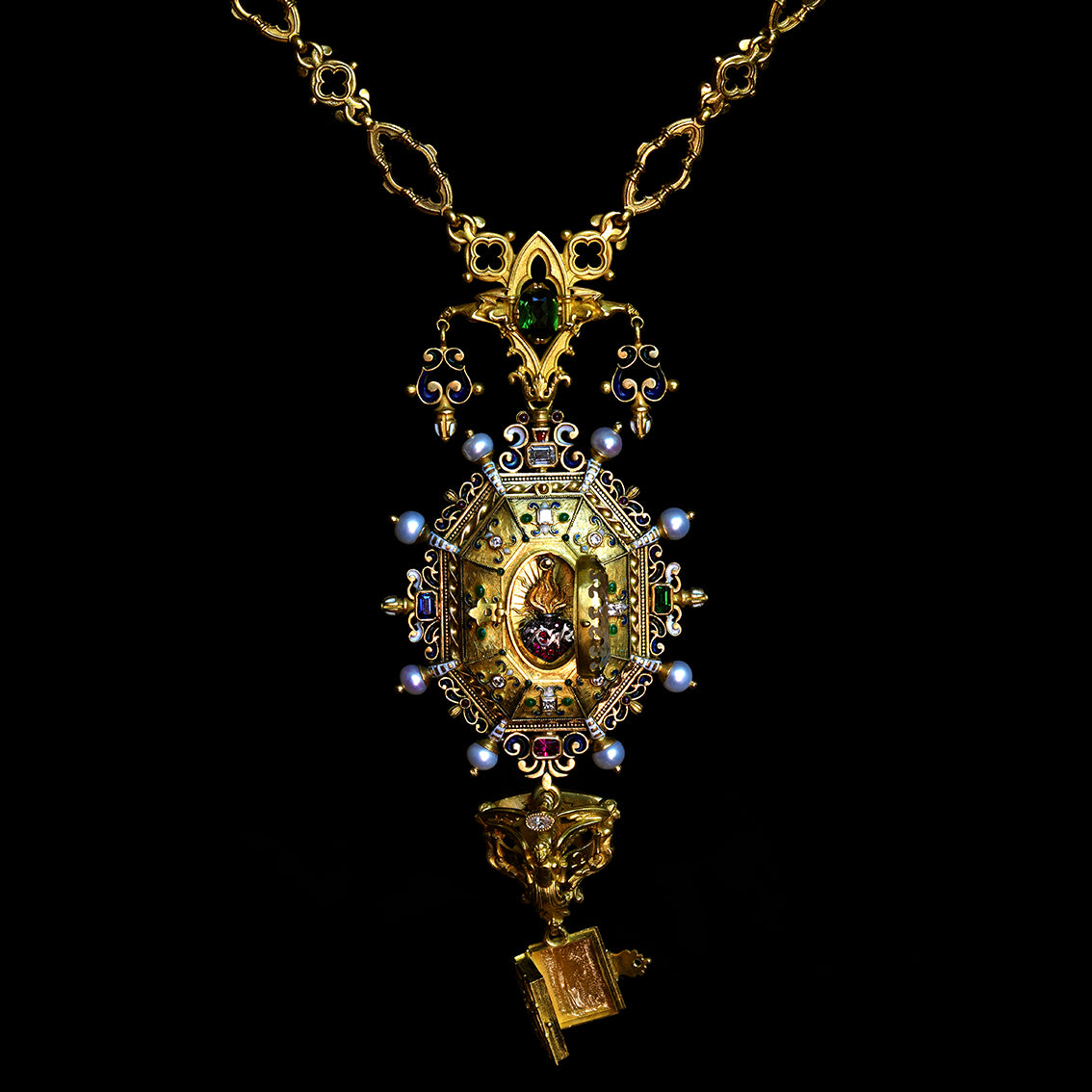 HOLY GRAIL NECKPIECE