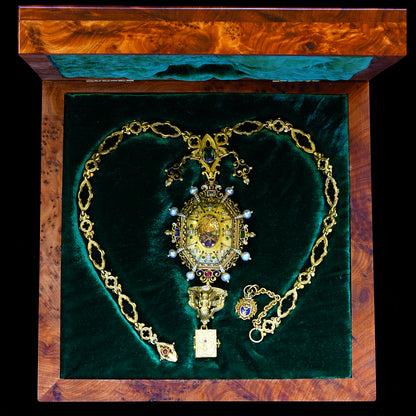 HOLY GRAIL NECKPIECE