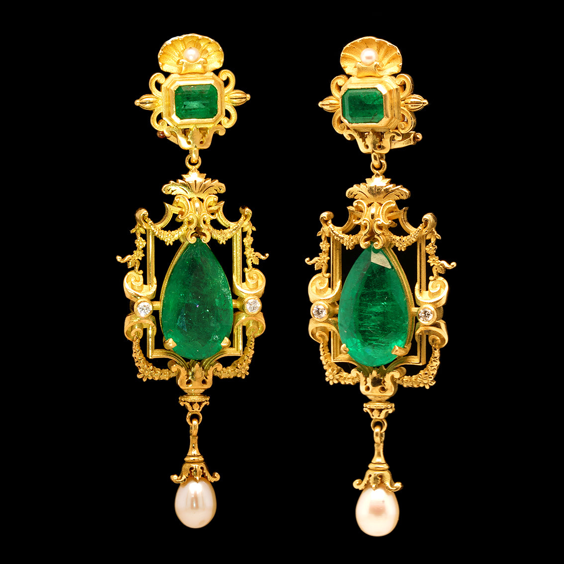 VENUS WITH A MIRROR EMERALD EARRINGS