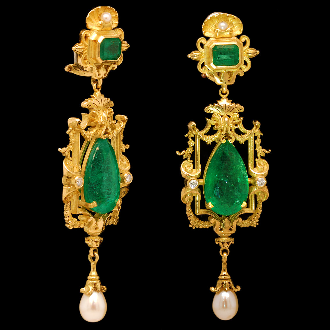 VENUS WITH A MIRROR EMERALD EARRINGS