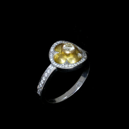 DIAMOND QUATREFOIL RING