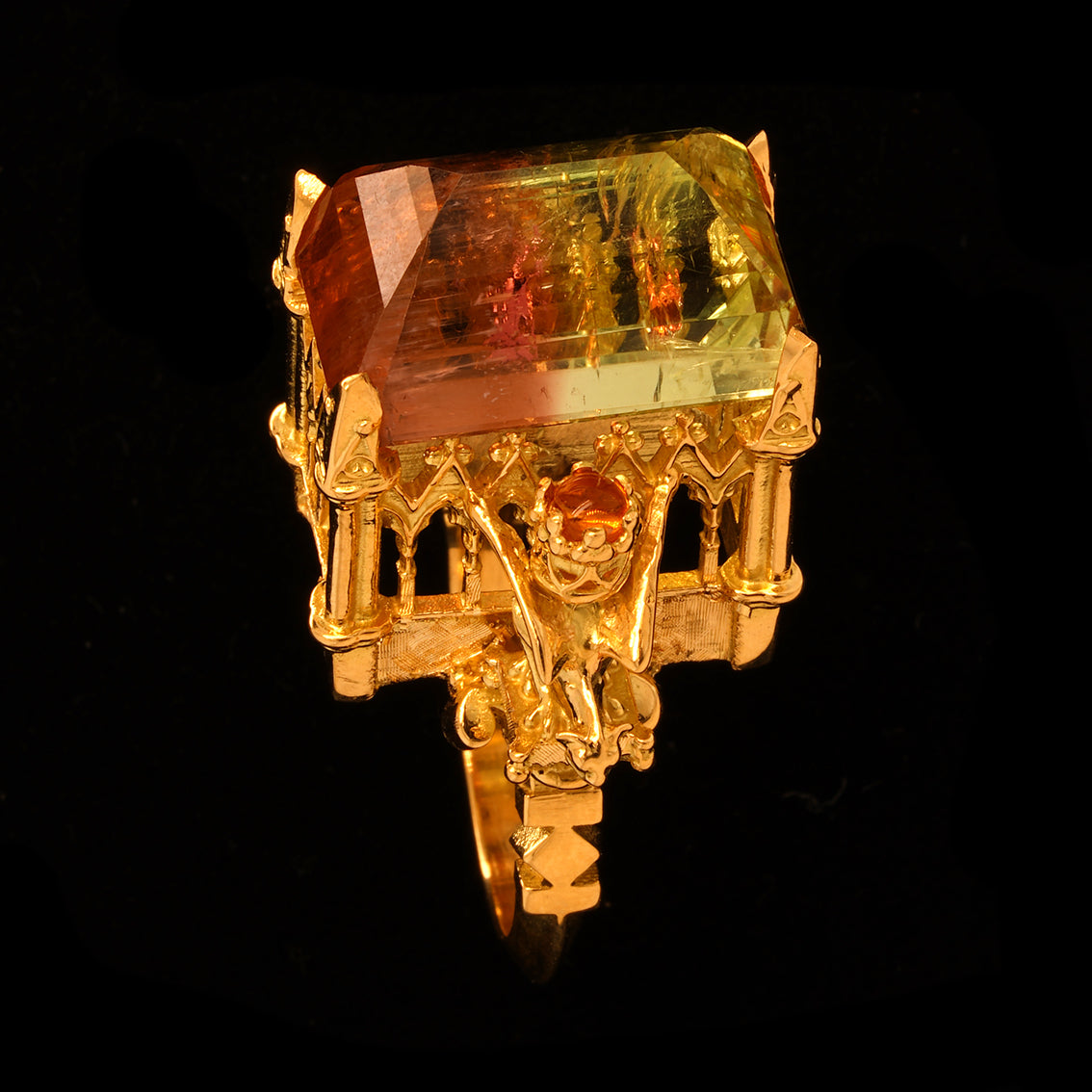 LES ABEILLES DE NOTRE DAME RING